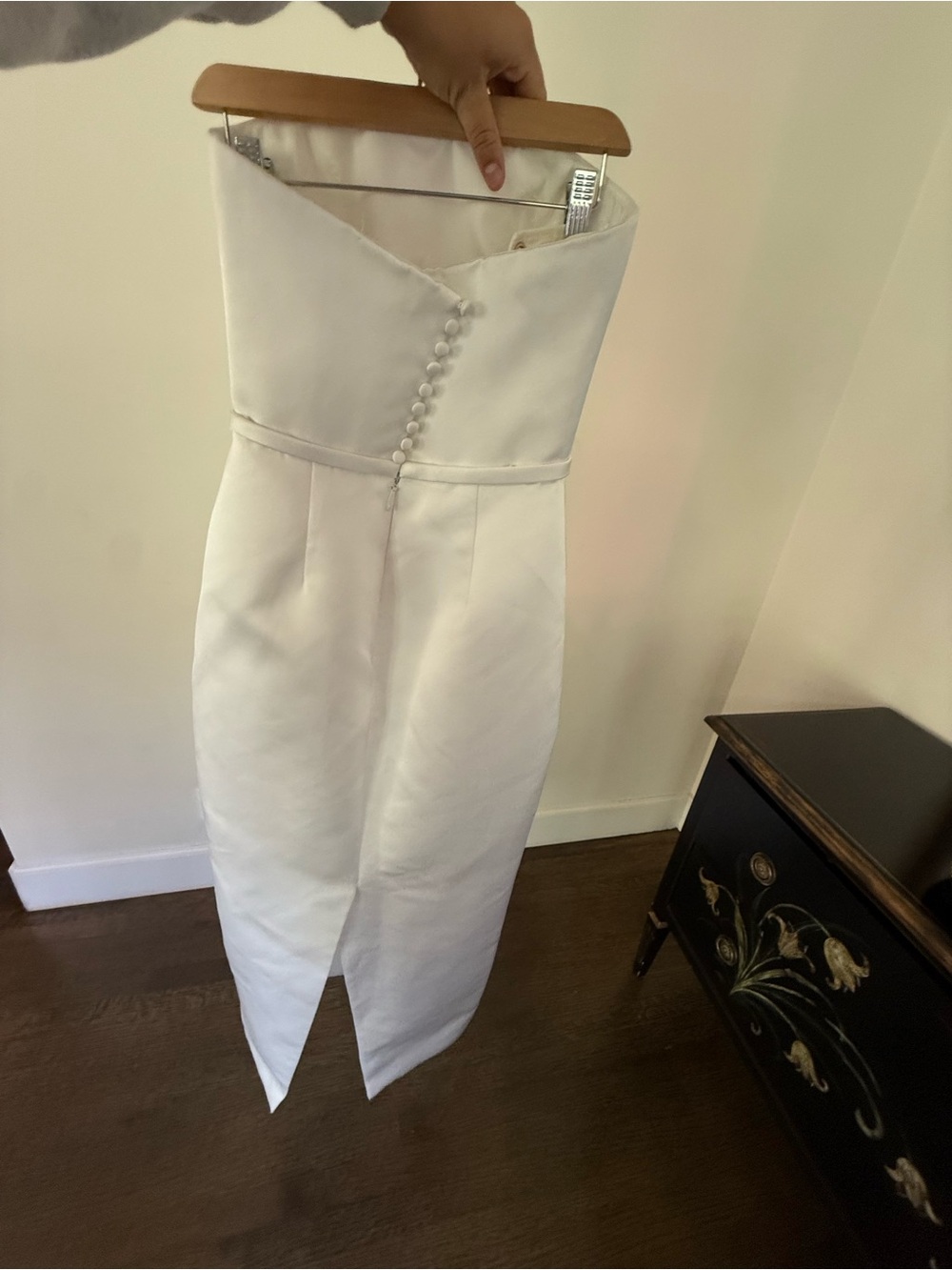 Amsale Strapless White Wedding Gown - Picture 2 of 5